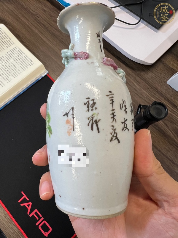 古玩陶瓷淺降花鳥花口瓶真品鑒賞圖