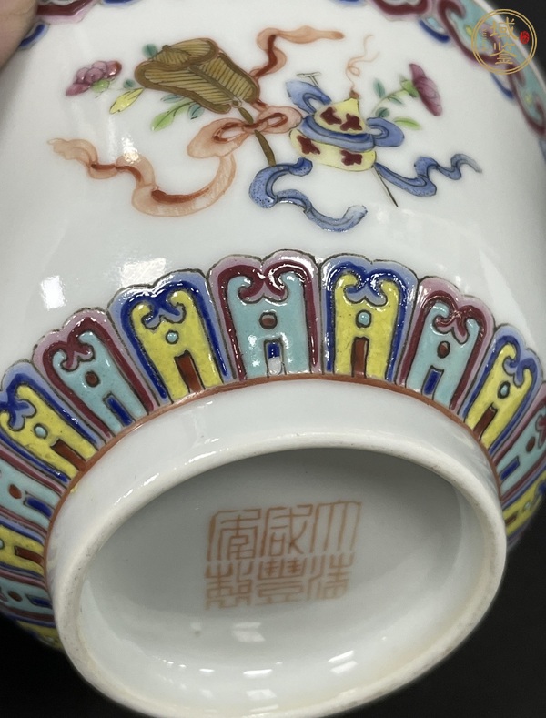 古玩陶瓷粉彩暗八仙紋茶碗真品鑒賞圖