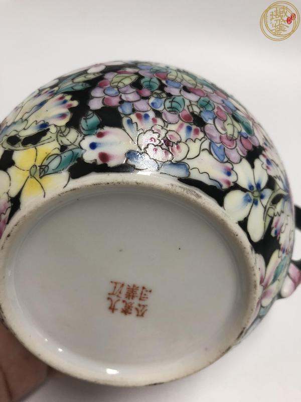 古玩陶瓷墨地粉彩百花不露地糖缸真品鑒賞圖