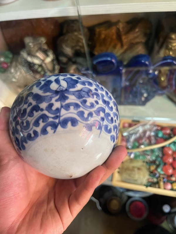 古玩陶瓷康熙青花纏枝寶相花雞心鳥食杯拍賣,當前價格3500元