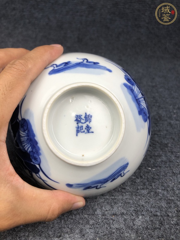 古玩陶瓷青花蓮池鴛鴦紋大蓋碗真品鑒賞圖