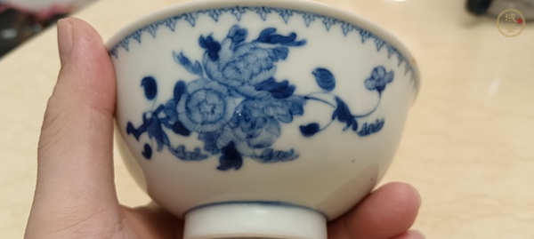 古玩陶瓷青花花卉紋碗真品鑒賞圖