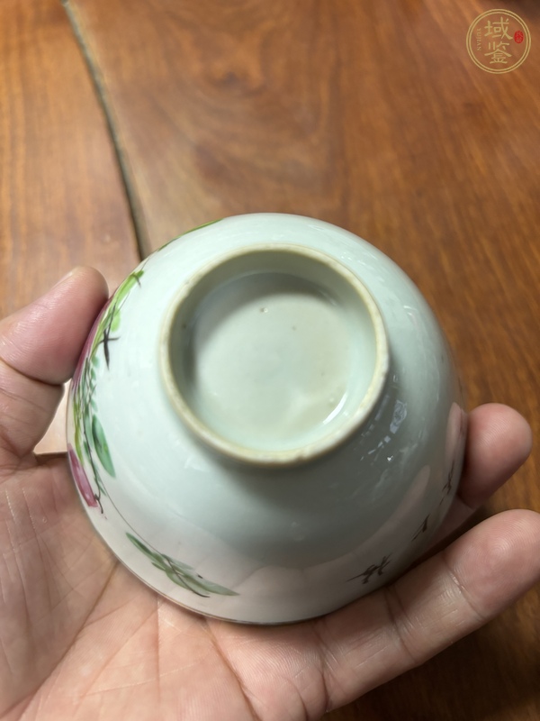 古玩陶瓷粉彩花鳥紋蓋碗真品鑒賞圖