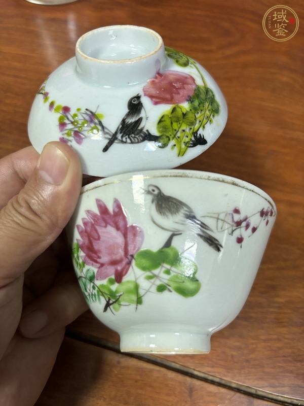 古玩陶瓷粉彩花鳥紋蓋碗真品鑒賞圖