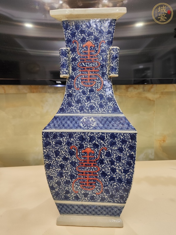 古玩陶瓷青花紅彩花間壽字瓶真品鑒賞圖