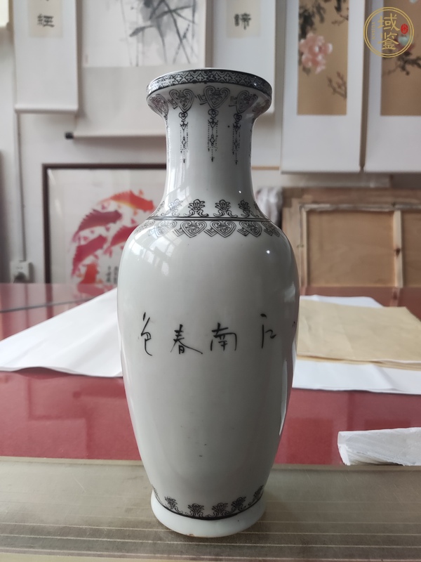 古玩陶瓷山水紋瓶真品鑒賞圖