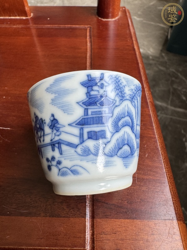 古玩陶瓷玩玉款青花杯真品鑒賞圖