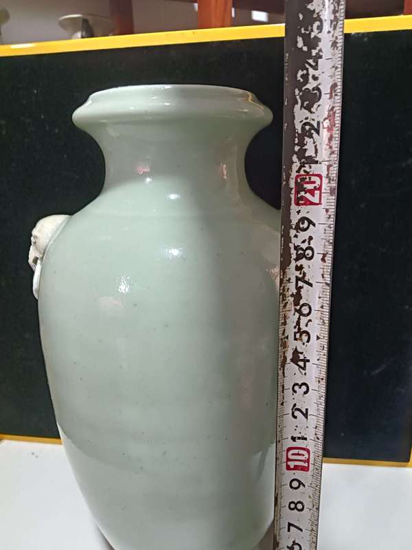 古玩陶瓷豆青釉獸耳銜環(huán)紋瓶拍賣，當(dāng)前價(jià)格7777元