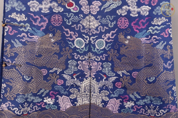 古玩雜項(xiàng)妝花織錦吉服龍袍真品鑒賞圖