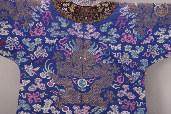 古玩雜項(xiàng)妝花織錦吉服龍袍真品鑒賞圖