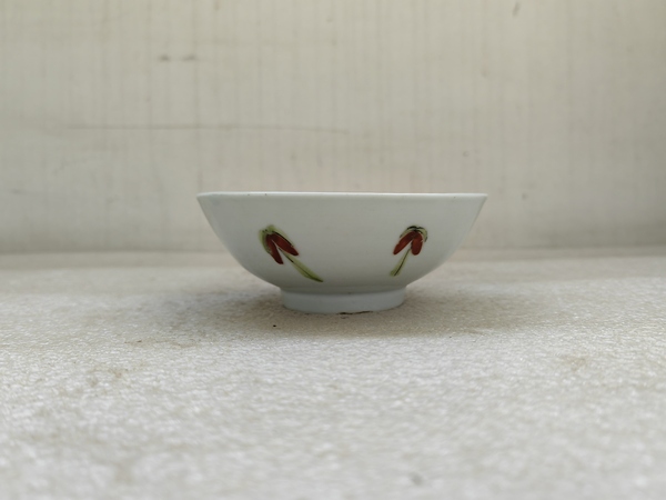 古玩陶瓷粉彩蝶戀花碗拍賣,當前價格480元