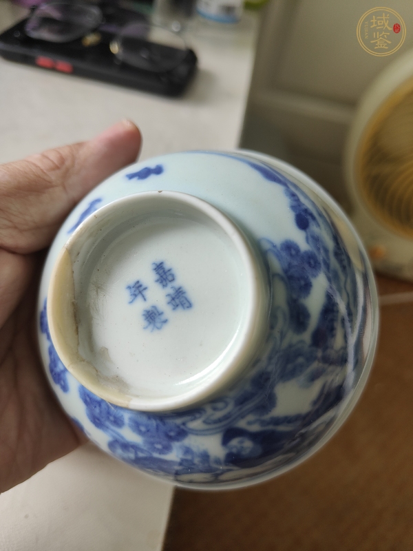 古玩陶瓷人物紋青花杯真品鑒賞圖