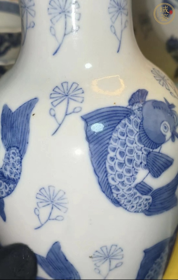 古玩陶瓷魚藻紋青花瓶真品鑒賞圖