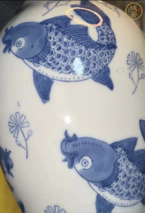 古玩陶瓷魚藻紋青花瓶真品鑒賞圖