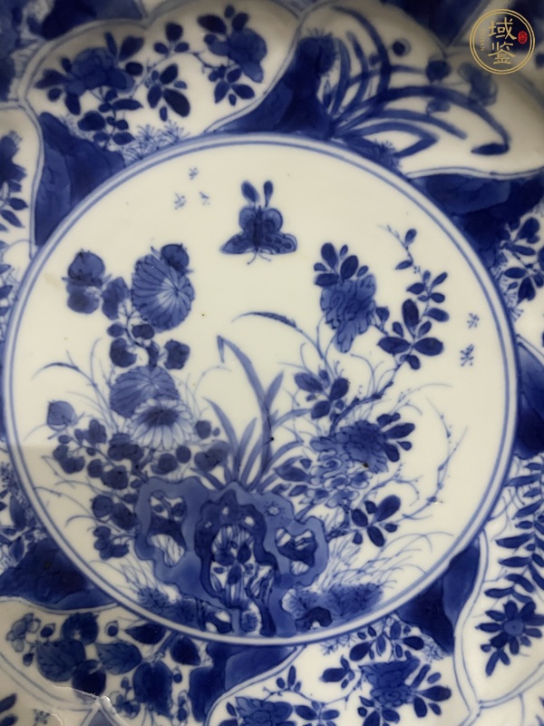 古玩陶瓷青花花卉瓜棱盤真品鑒賞圖