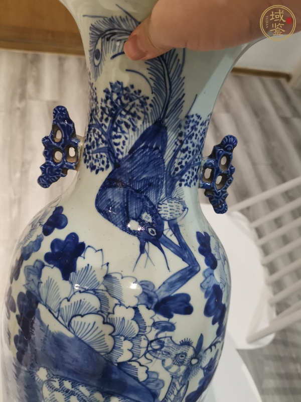 古玩陶瓷豆青釉青花花鳥紋撣式瓶真品鑒賞圖