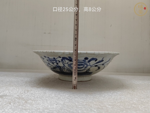 古玩陶瓷哥釉青花牡丹紋折沿碗真品鑒賞圖