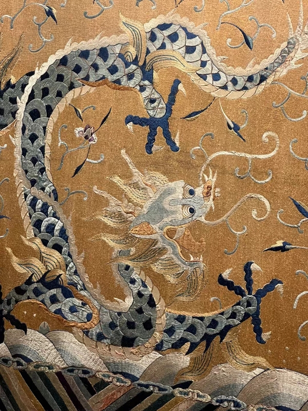 古玩雜項(xiàng)刺繡拍賣(mài)，當(dāng)前價(jià)格19000元