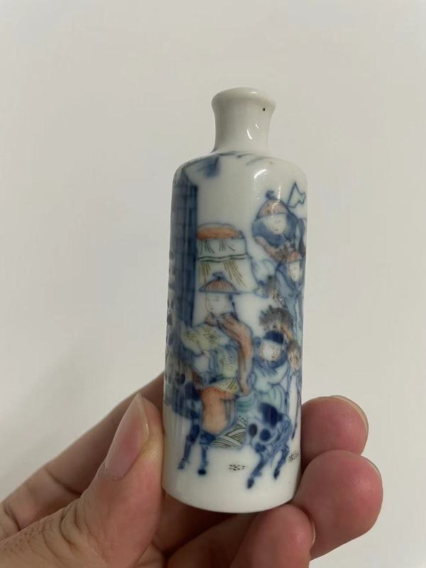 古玩陶瓷青花斗彩人物鼻煙壺拍賣，當(dāng)前價格15000元
