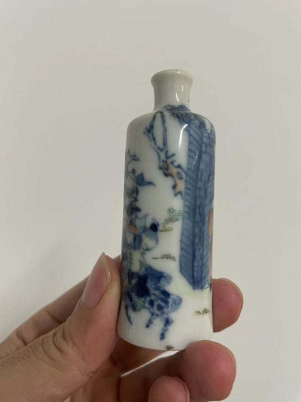 古玩陶瓷青花斗彩人物鼻煙壺拍賣，當(dāng)前價格15000元