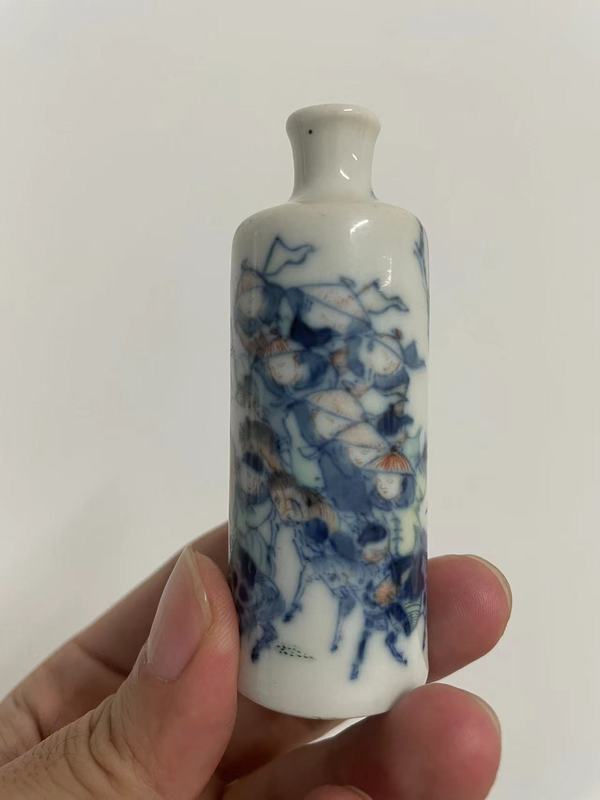 古玩陶瓷青花斗彩人物鼻煙壺拍賣，當(dāng)前價格15000元