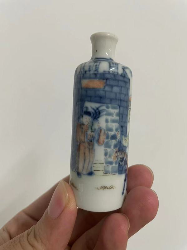 古玩陶瓷青花斗彩人物鼻煙壺拍賣，當(dāng)前價格15000元