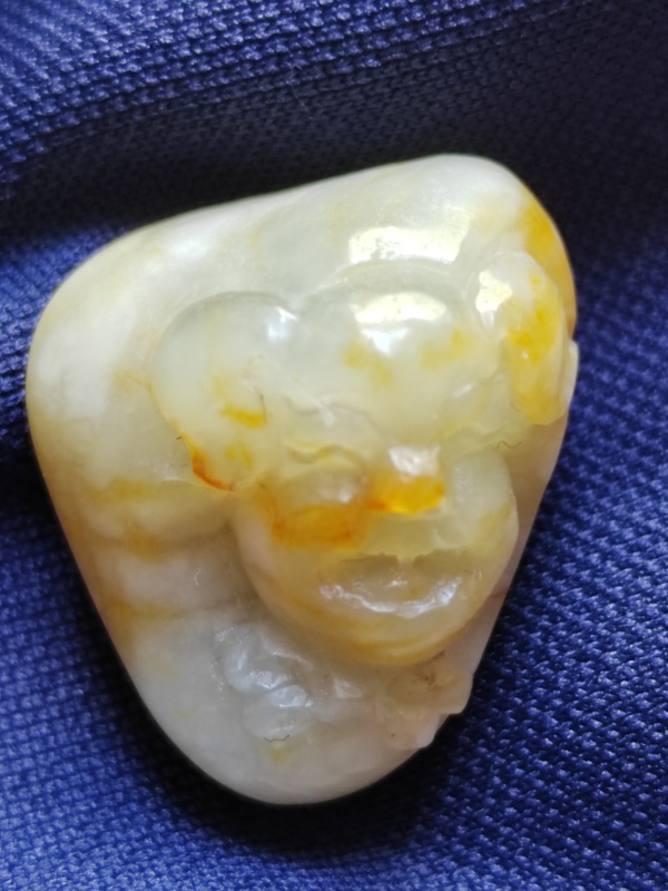 古玩玉器新疆獨(dú)籽手工籽料豬拍賣,當(dāng)前價(jià)格230元