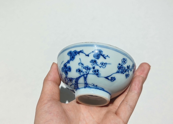 古玩陶瓷雍正本朝款青花歲寒三友圖茶圓拍賣,當前價格3500元