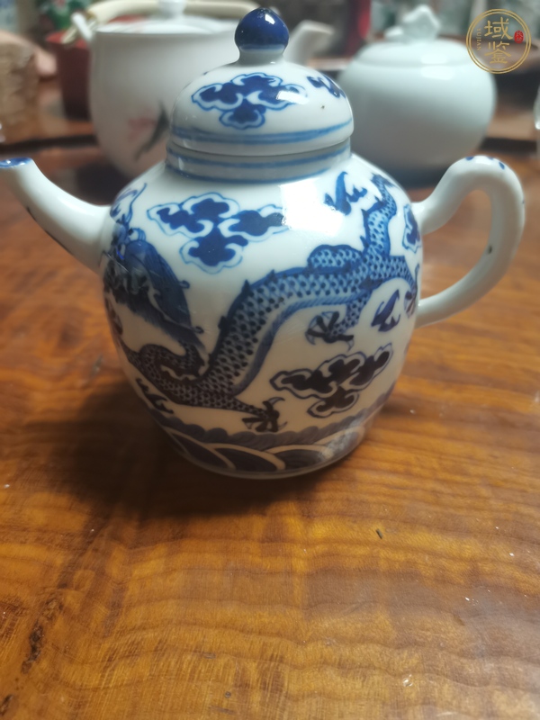 古玩陶瓷青花趕珠龍紋茶壺真品鑒賞圖