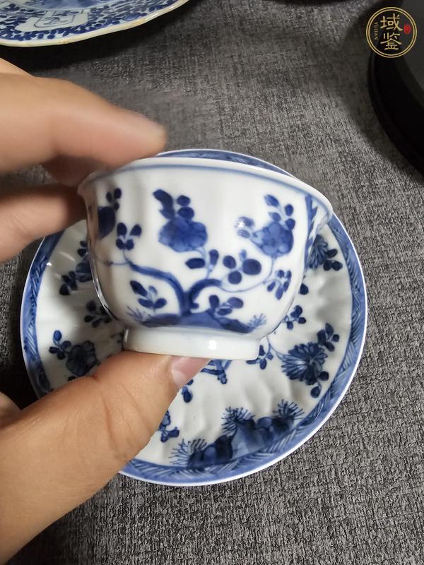 古玩陶瓷花卉紋青花杯盤真品鑒賞圖