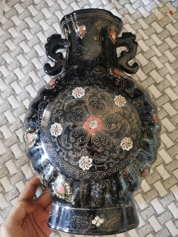 古玩陶瓷烏金釉描金花卉紋海棠瓶真品鑒賞圖