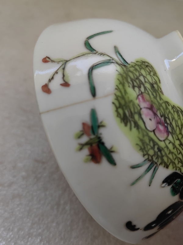 古玩陶瓷粉彩蝶戀花紋碗拍賣,當前價格220元