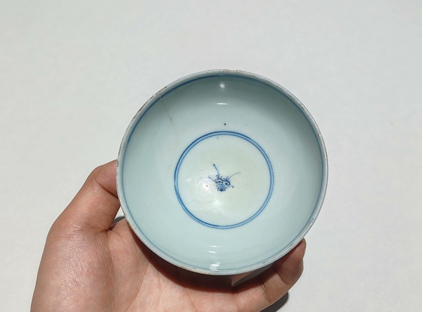 古玩陶瓷雍正本朝款青花歲寒三友圖茶圓拍賣,當前價格3500元