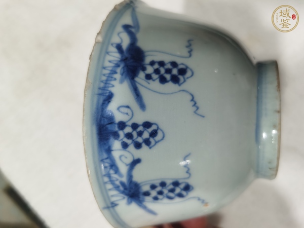 古玩陶瓷青花葡萄紋茶碗真品鑒賞圖