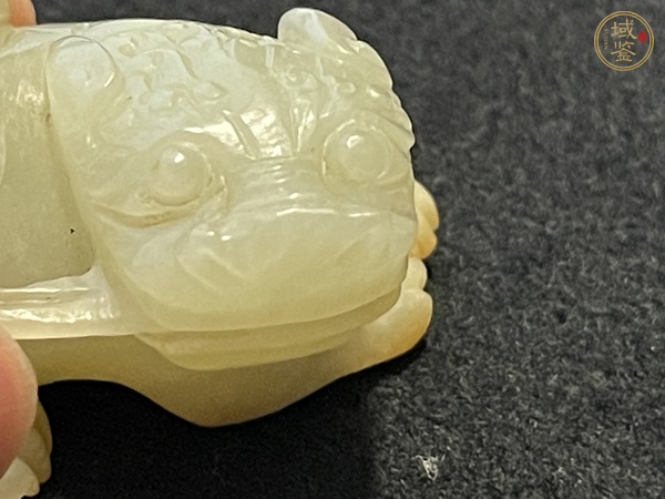 古玩玉器“獅子滾繡球”玉件真品鑒賞圖