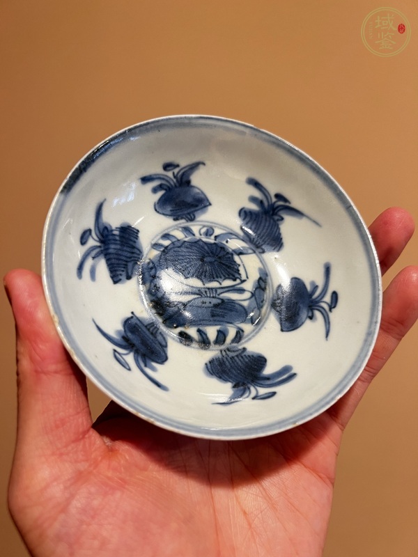 古玩陶瓷青花花卉紋盤真品鑒賞圖