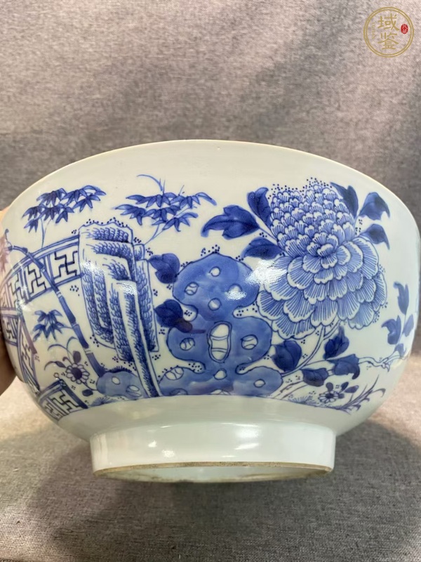 古玩陶瓷青花庭院花卉紋墩式碗真品鑒賞圖