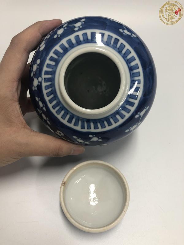 古玩陶瓷青花留白冰梅紋小蓋罐真品鑒賞圖