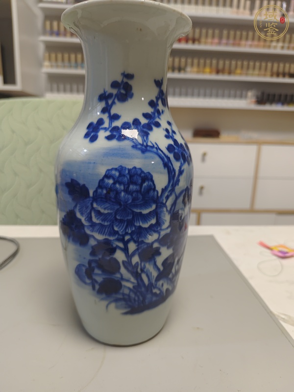 古玩陶瓷青花花卉紋撇口瓶真品鑒賞圖