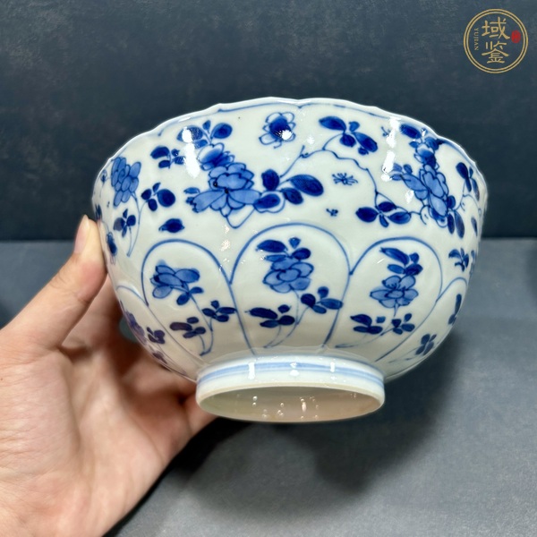 古玩陶瓷花卉紋青花碗真品鑒賞圖