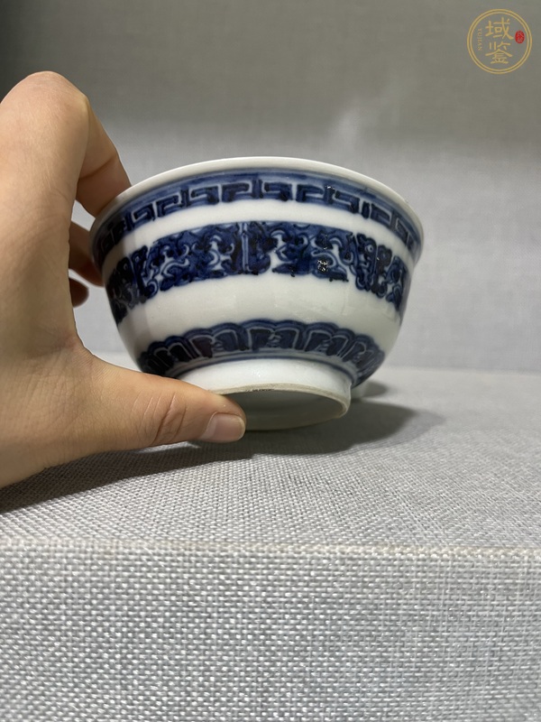 古玩陶瓷青花夔龍紋茶碗真品鑒賞圖