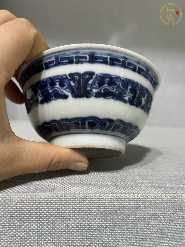 古玩陶瓷青花夔龍紋茶碗真品鑒賞圖