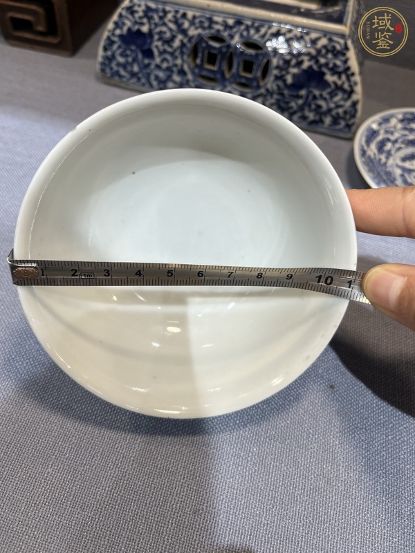 古玩陶瓷青花夔龍紋茶碗真品鑒賞圖