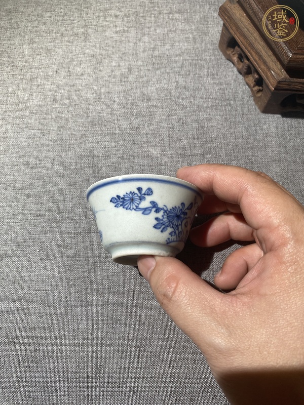 古玩陶瓷康熙青花杯真品鑒賞圖