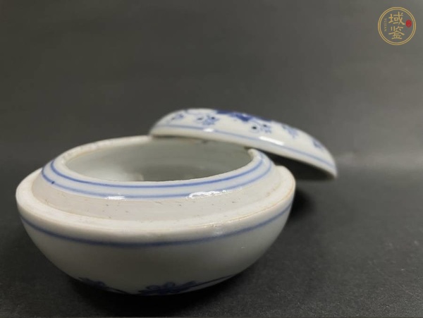 古玩陶瓷青花纏枝花紋香盒真品鑒賞圖