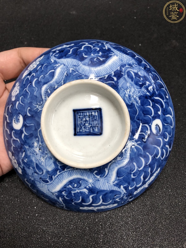 古玩陶瓷清晚期青花留白雙龍紋蓋碗拍賣,當前價格5000元