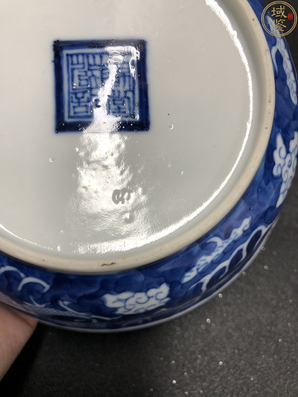 古玩陶瓷清晚期青花留白雙龍紋蓋碗拍賣,當前價格5000元