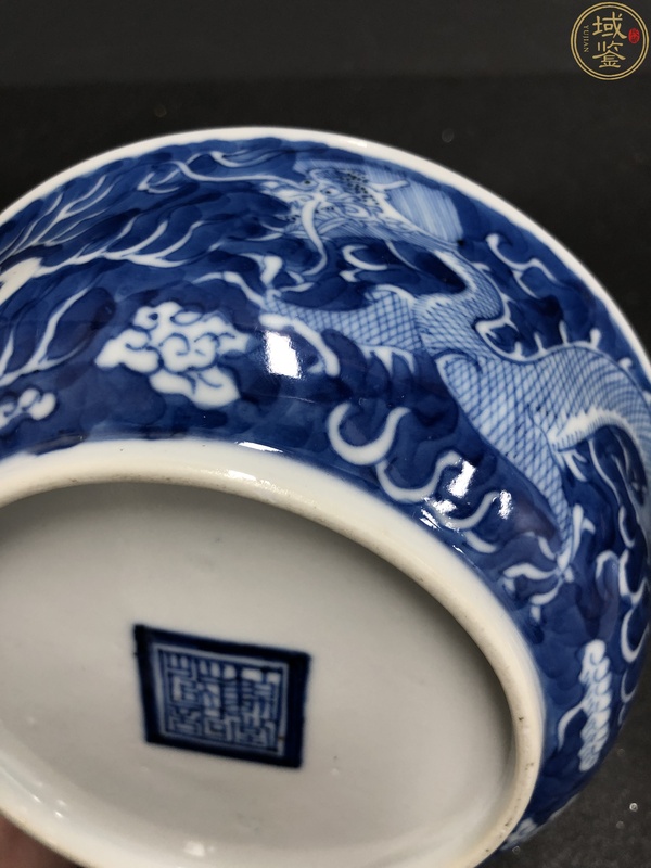 古玩陶瓷清晚期青花留白雙龍紋蓋碗拍賣,當前價格5000元