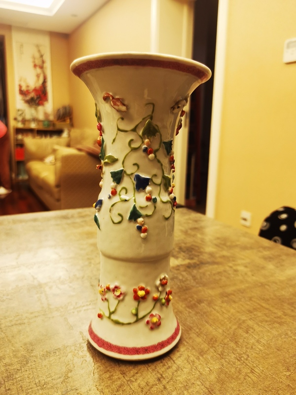 古玩陶瓷粉彩雕瓷花卉博古紋花觚拍賣,當前價格2900元