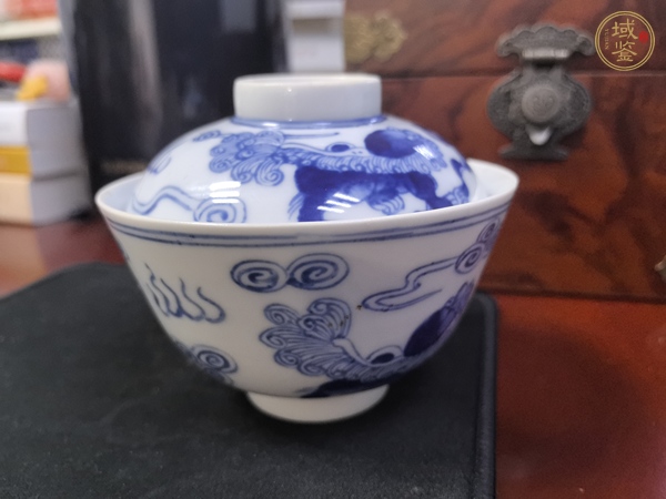 古玩陶瓷青花獅子繡球紋蓋碗真品鑒賞圖